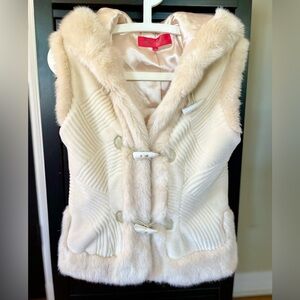 Faux Fur Jacket fashions By City,Creamy colour,NEW size : M